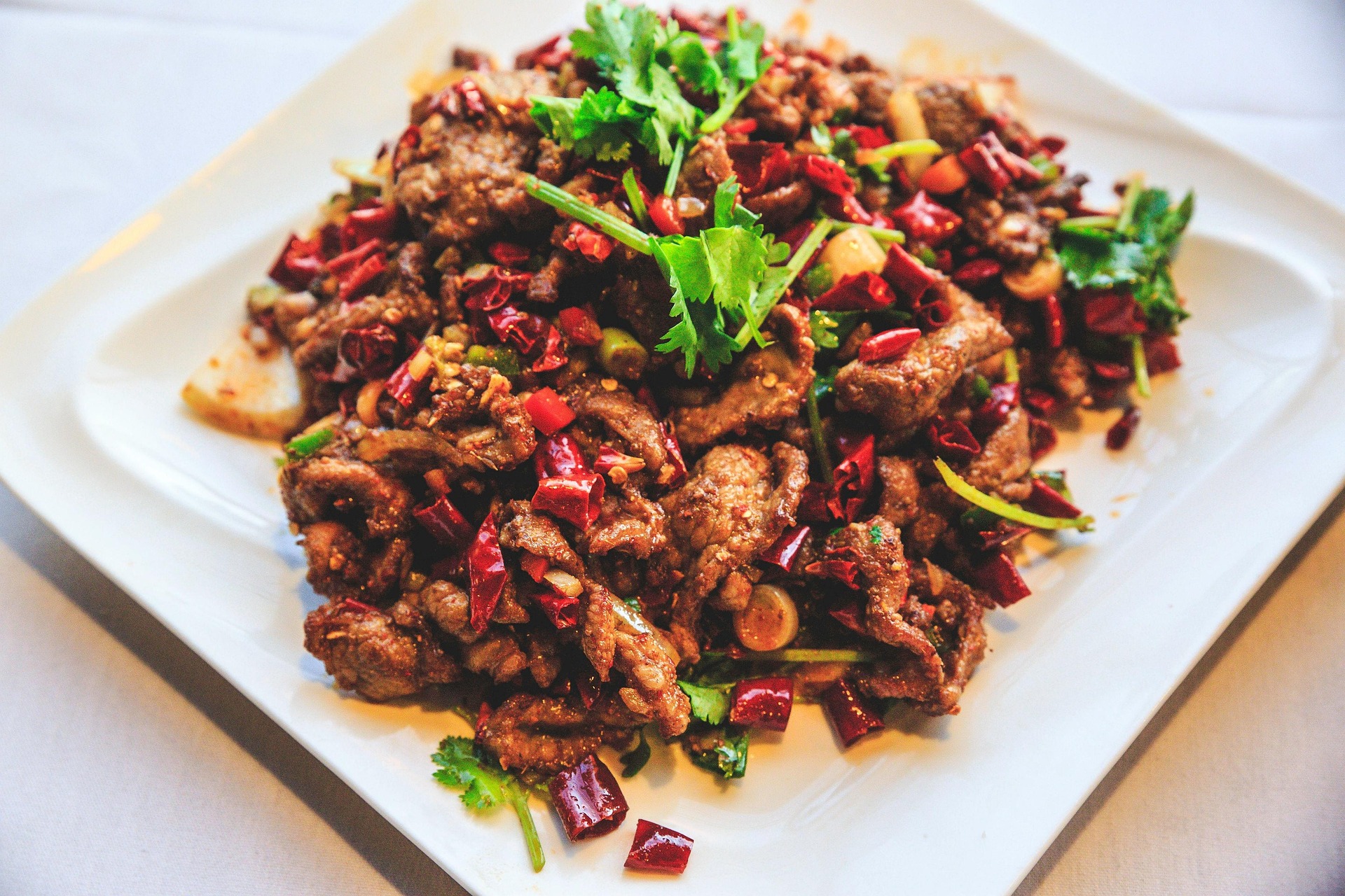 Tresse de piments rouges — la chaleur du Yang